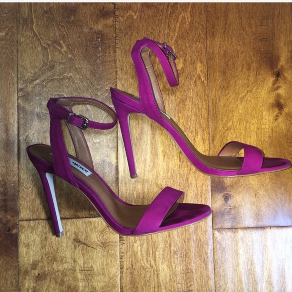 Purple Steve Madden “Reno” Strappy Fuchsia Sandals - Picture 3 of 4